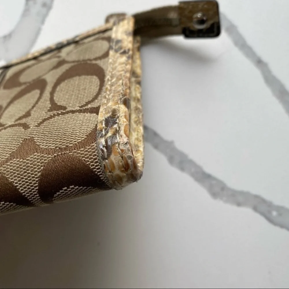 Coach Legacy Signature Zippy Wallet Wristlet
